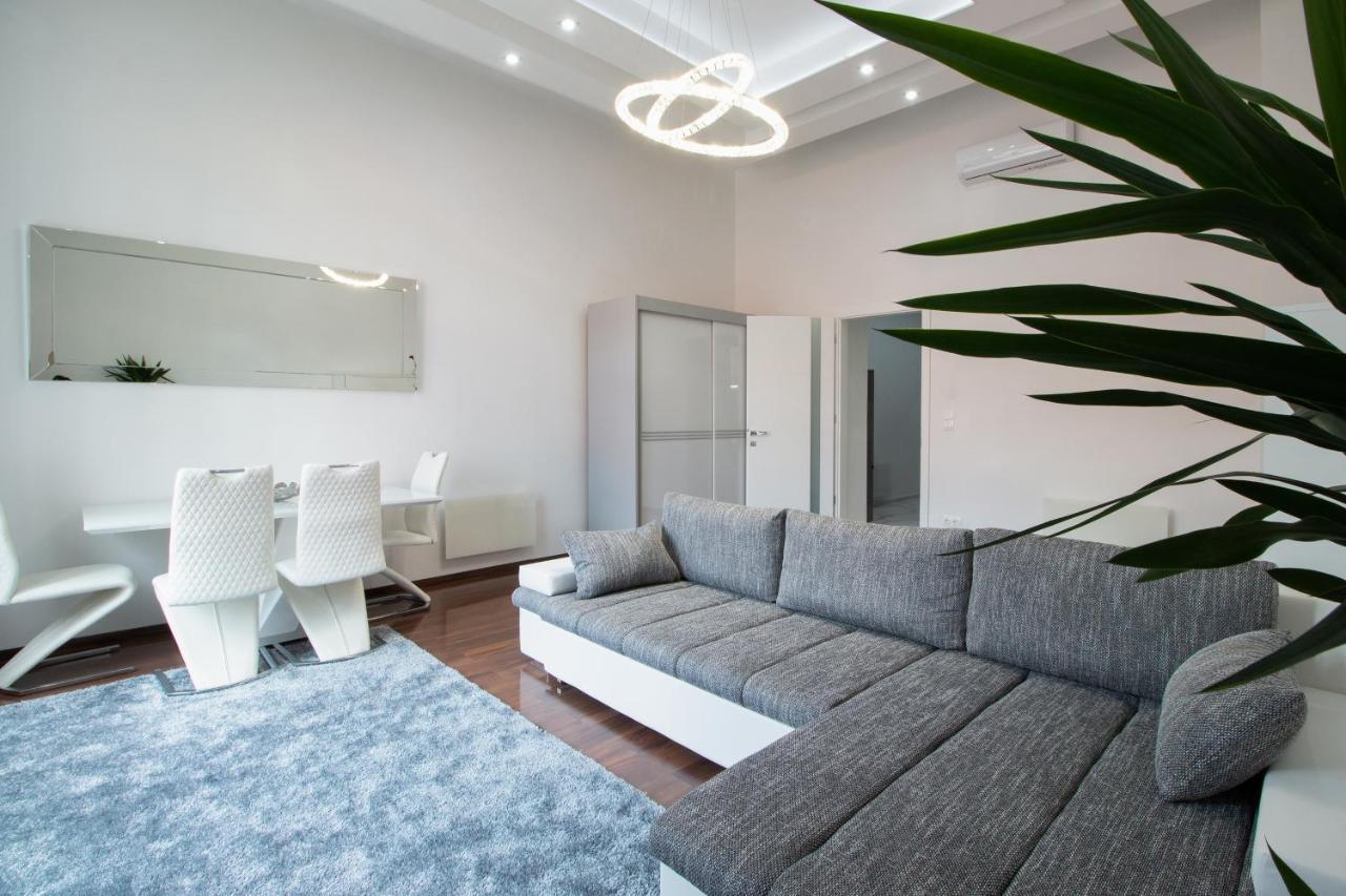 Basilika View Imperial Suite -Sas Street -Need Reservation For Free Parking Boedapest Buitenkant foto