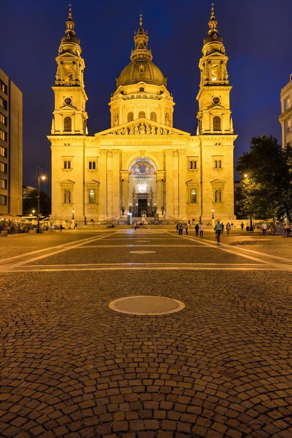 Basilika View Imperial Suite -Sas Street -Need Reservation For Free Parking Boedapest Buitenkant foto