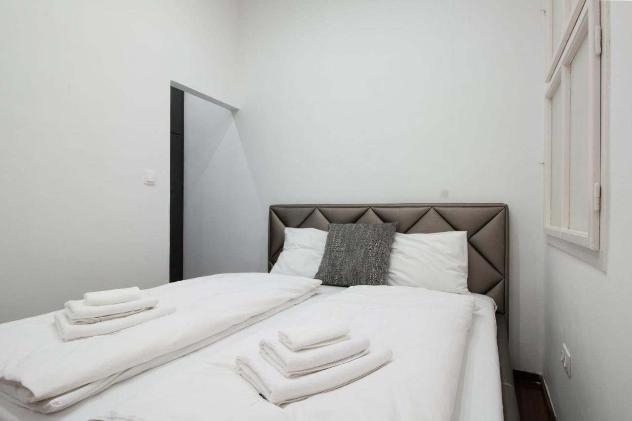 Basilika View Imperial Suite -Sas Street -Need Reservation For Free Parking Boedapest Buitenkant foto