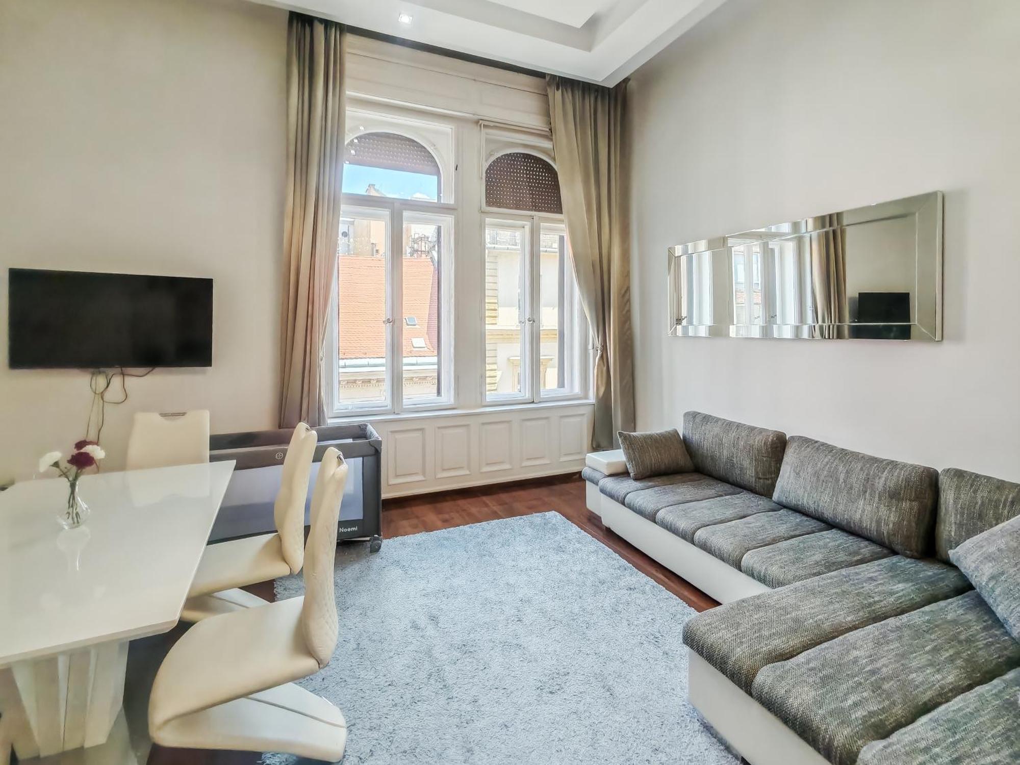 Basilika View Imperial Suite -Sas Street -Need Reservation For Free Parking Boedapest Buitenkant foto